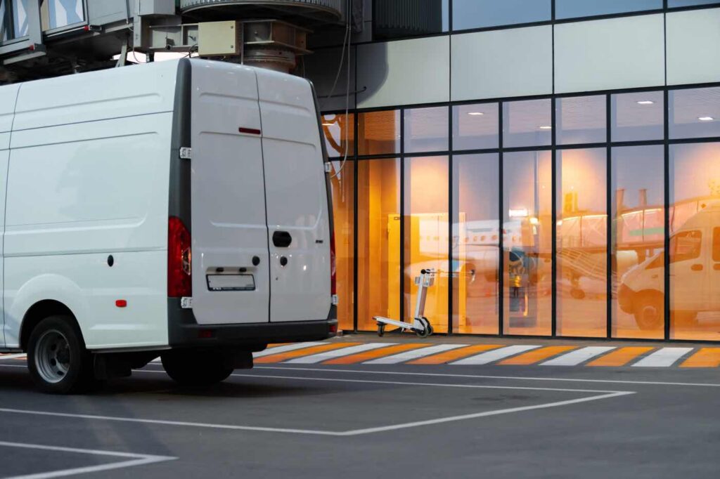 Commercial vehicle parked in front of Florida business